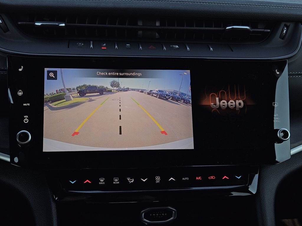 2026 Jeep Grand Cherokee Laredo Altitude