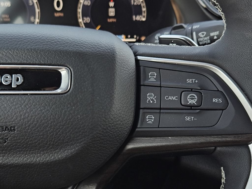2026 Jeep Grand Cherokee Laredo Altitude