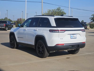 2026 Jeep Grand Cherokee Laredo Altitude