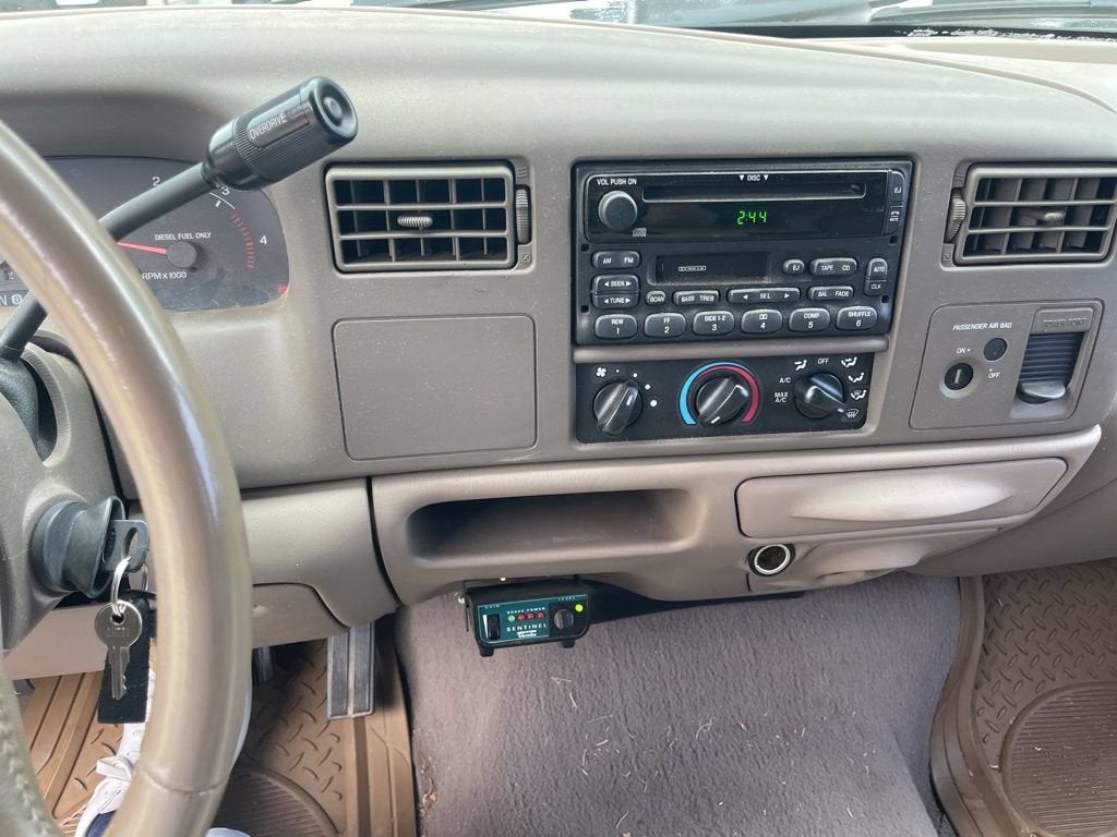 2000 Ford Super Duty F-350 SRW XL