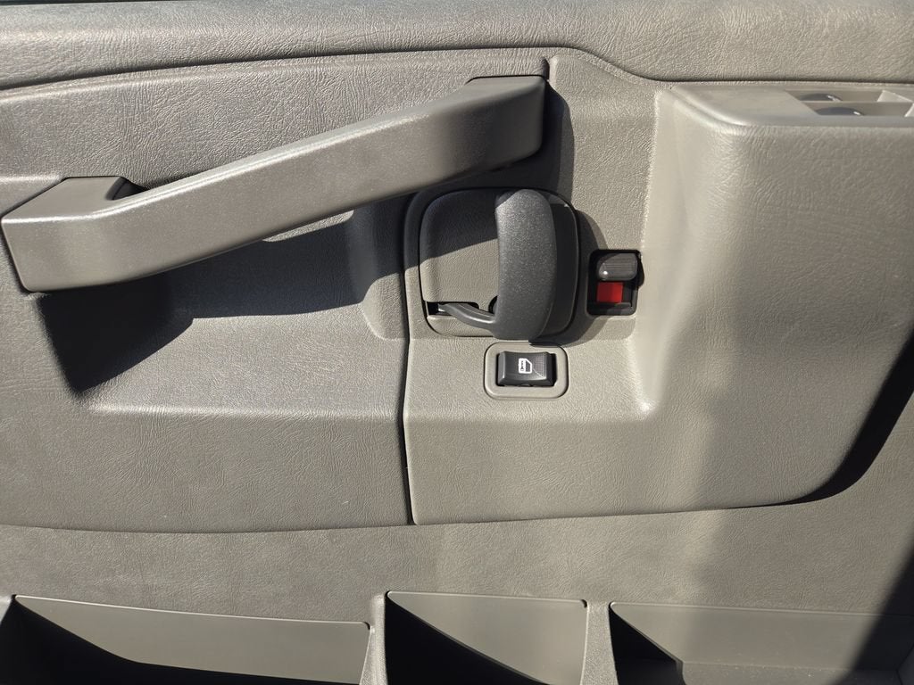 2024 Chevrolet Express Cutaway 3500 1WT