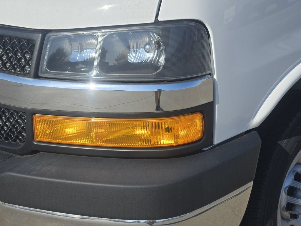 2024 Chevrolet Express Cutaway 3500 1WT