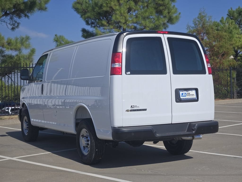 2026 Chevrolet Express Cargo 1WT