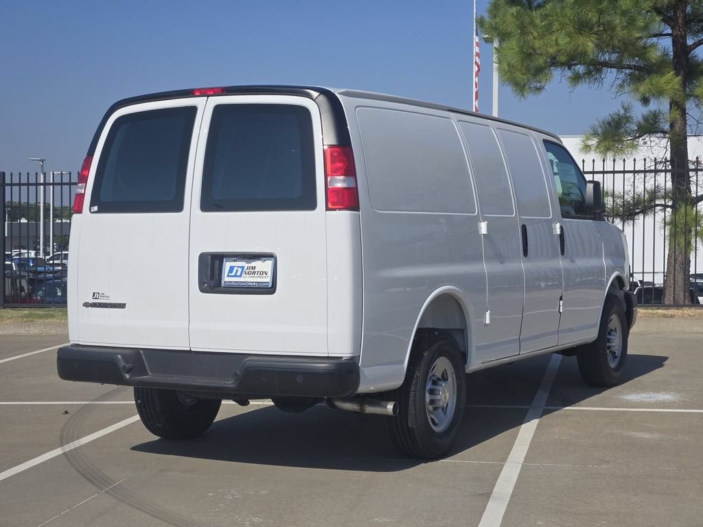 2026 Chevrolet Express Cargo 1WT