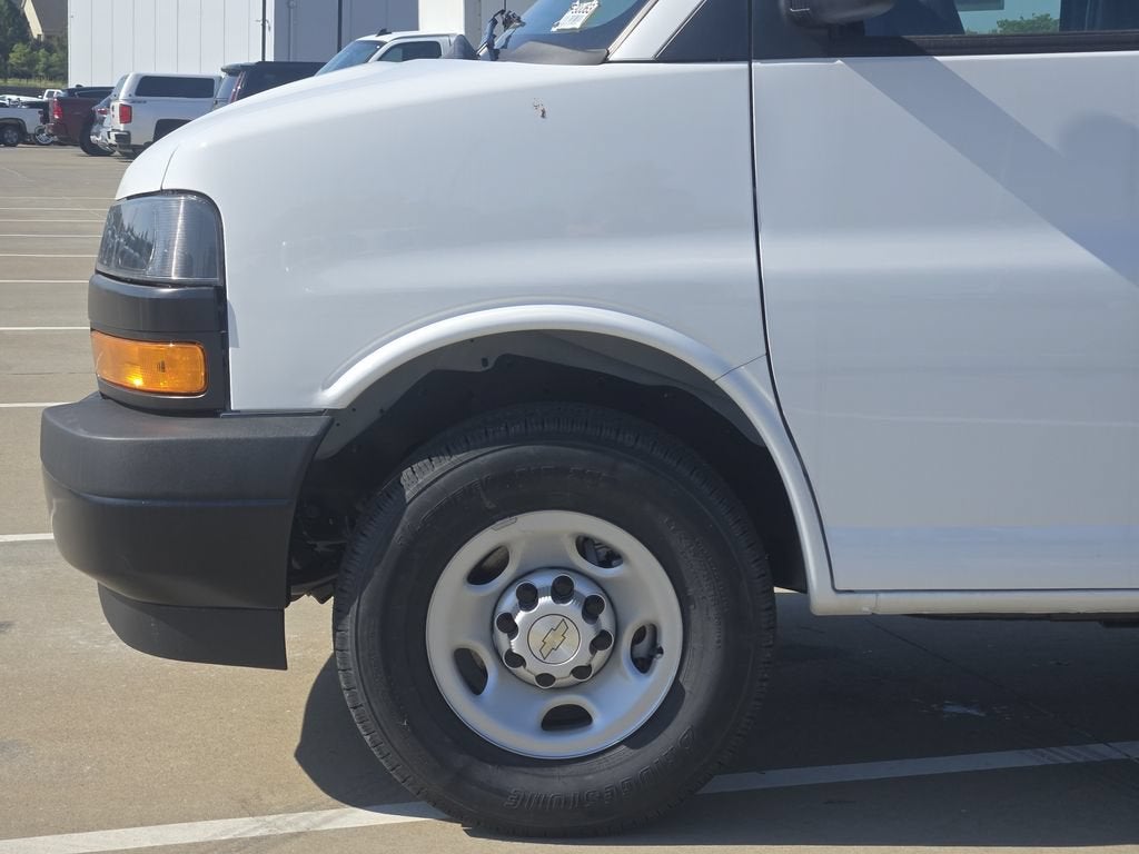 2026 Chevrolet Express Cargo 1WT