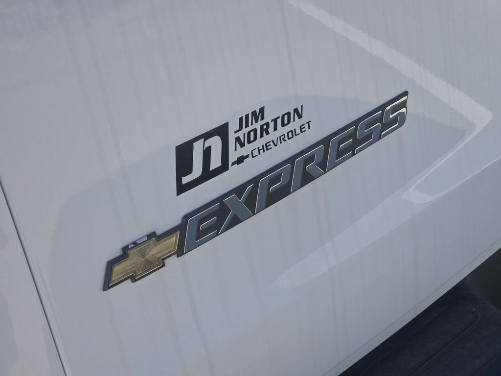 2026 Chevrolet Express Cargo 1WT