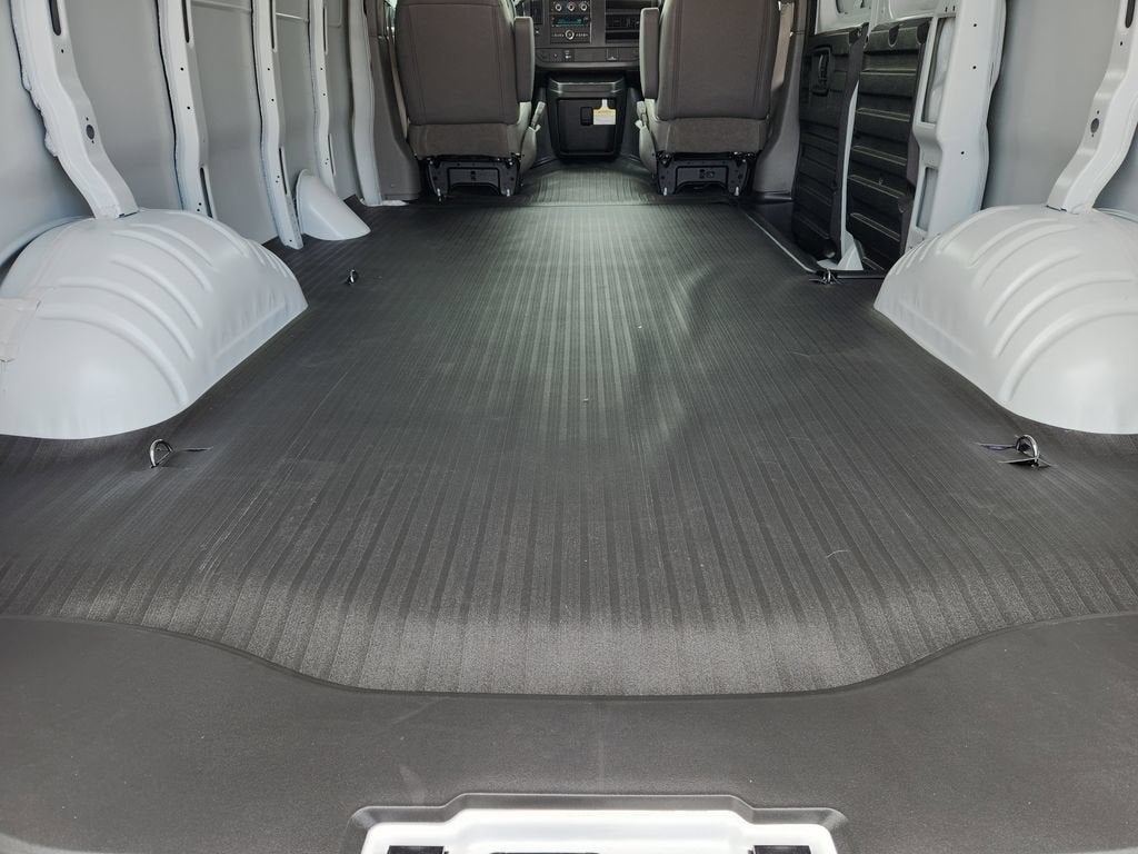 2026 Chevrolet Express Cargo 1WT