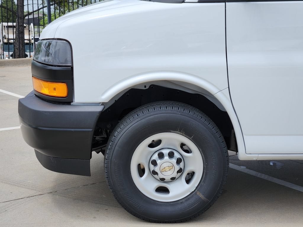 2026 Chevrolet Express Cargo 1WT