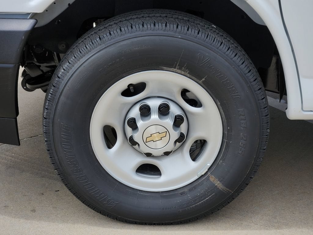 2026 Chevrolet Express Cargo 1WT