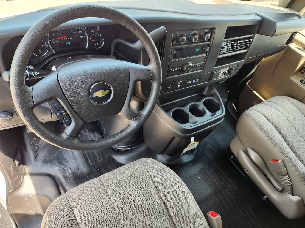 2025 Chevrolet Express Cargo WT