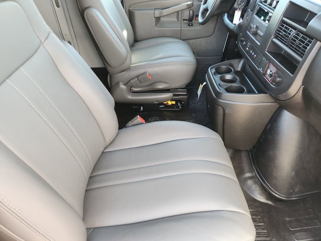 2025 Chevrolet Express Cargo 3500 WT