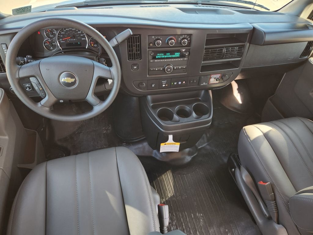 2025 Chevrolet Express Cargo 3500 WT