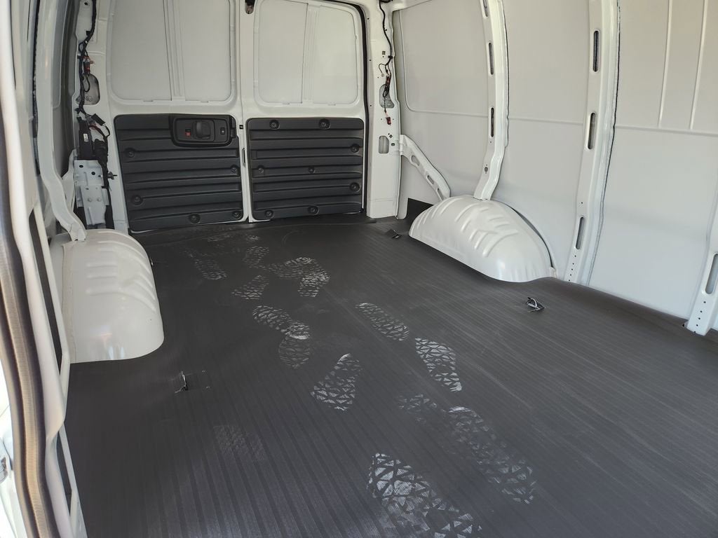 2025 Chevrolet Express Cargo 3500 WT