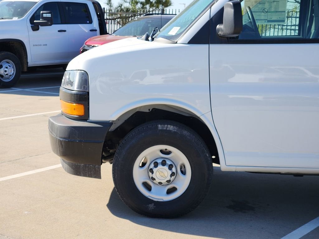 2025 Chevrolet Express Cargo 3500 WT