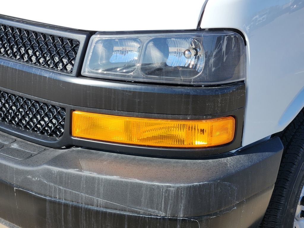 2025 Chevrolet Express Cargo 3500 WT