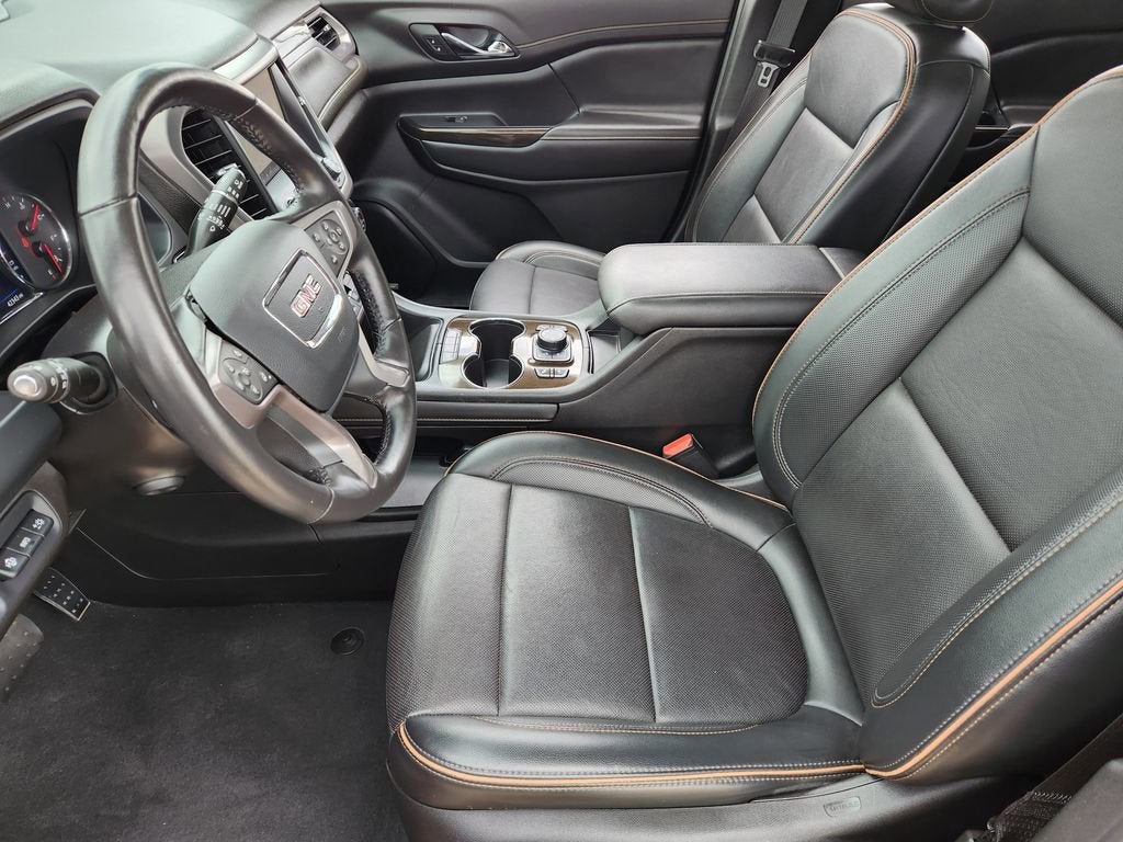 2022 GMC Acadia AT4