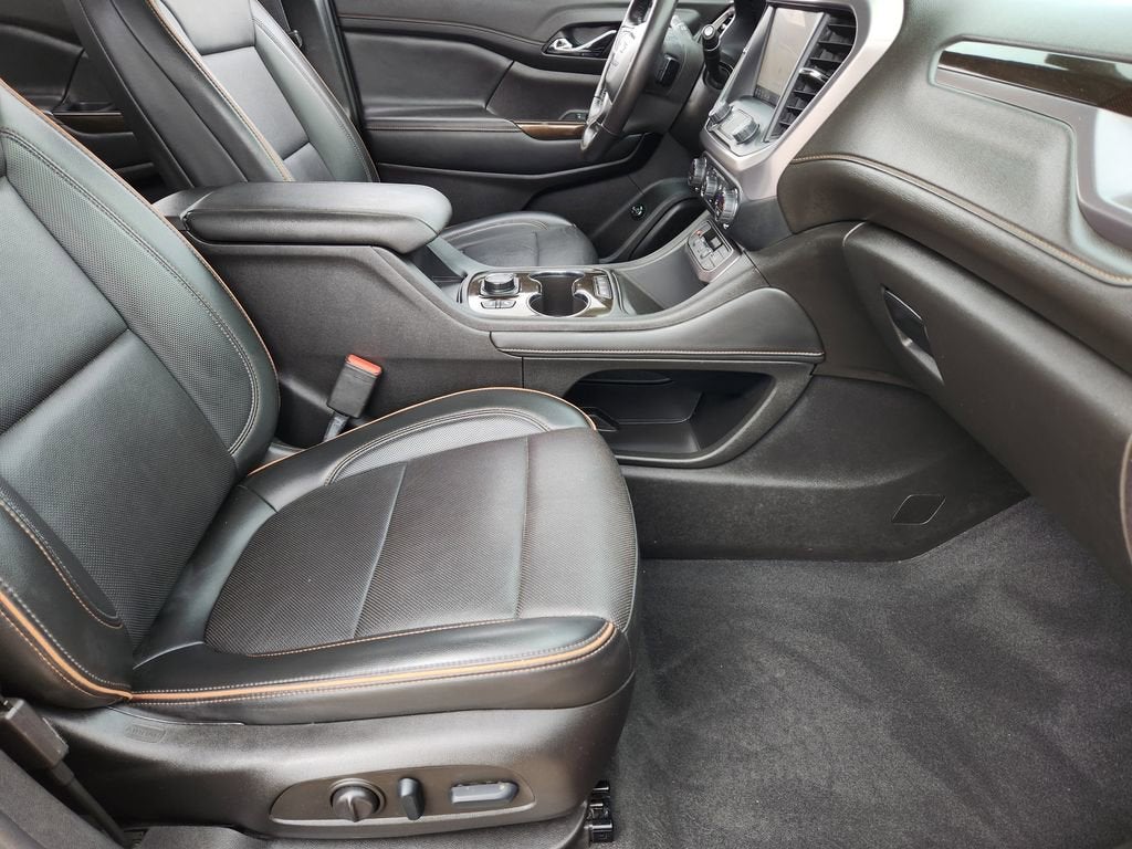 2022 GMC Acadia AT4