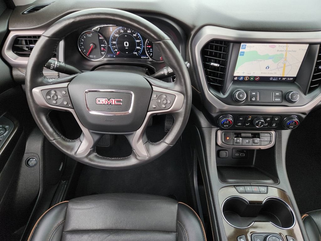 2022 GMC Acadia AT4
