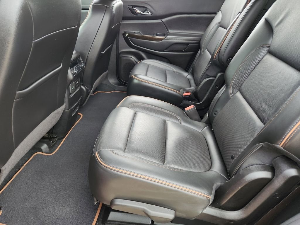 2022 GMC Acadia AT4