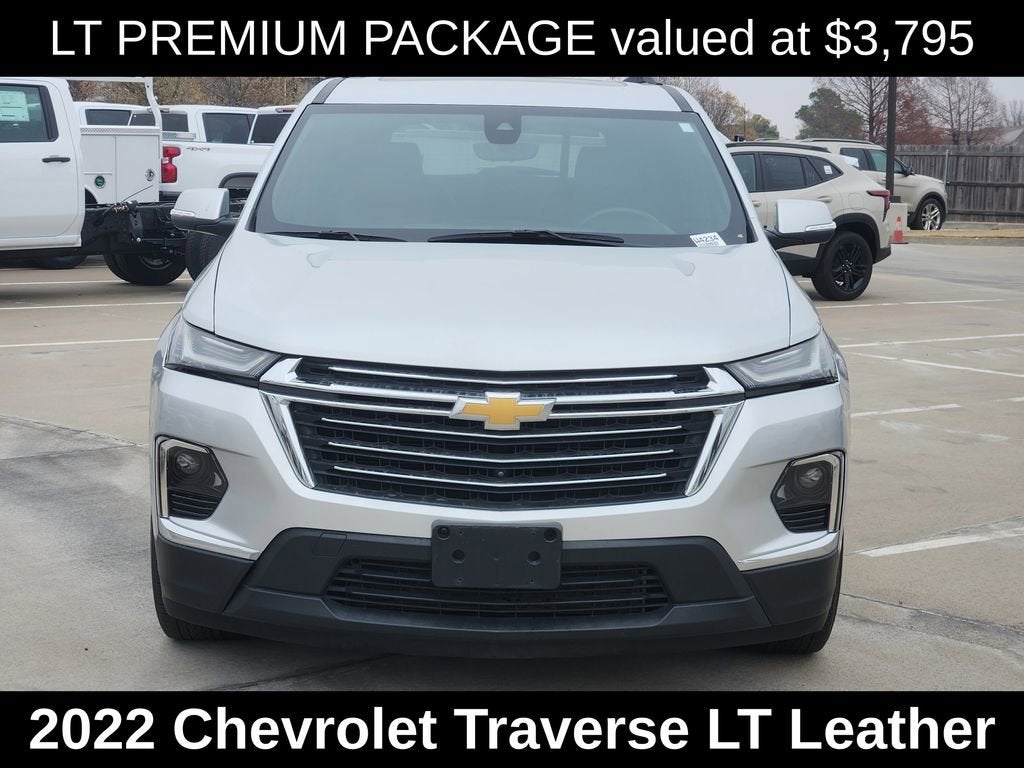 2022 Chevrolet Traverse LT Leather