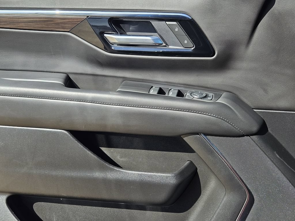 2025 Chevrolet Tahoe LS