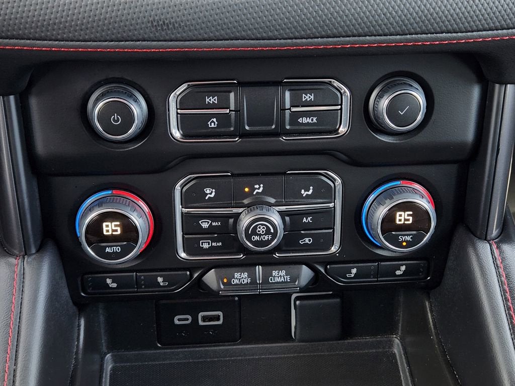 2024 Chevrolet Suburban RST