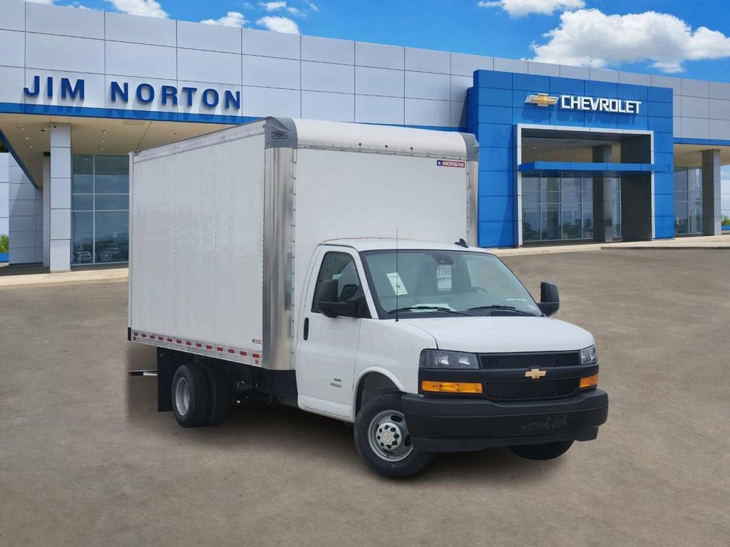 2024 Chevrolet Express Cutaway 4500 2WT