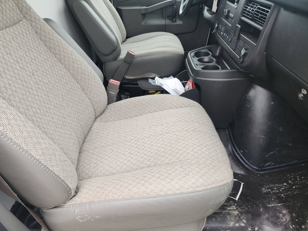 2024 Chevrolet Express Cutaway 4500 2WT