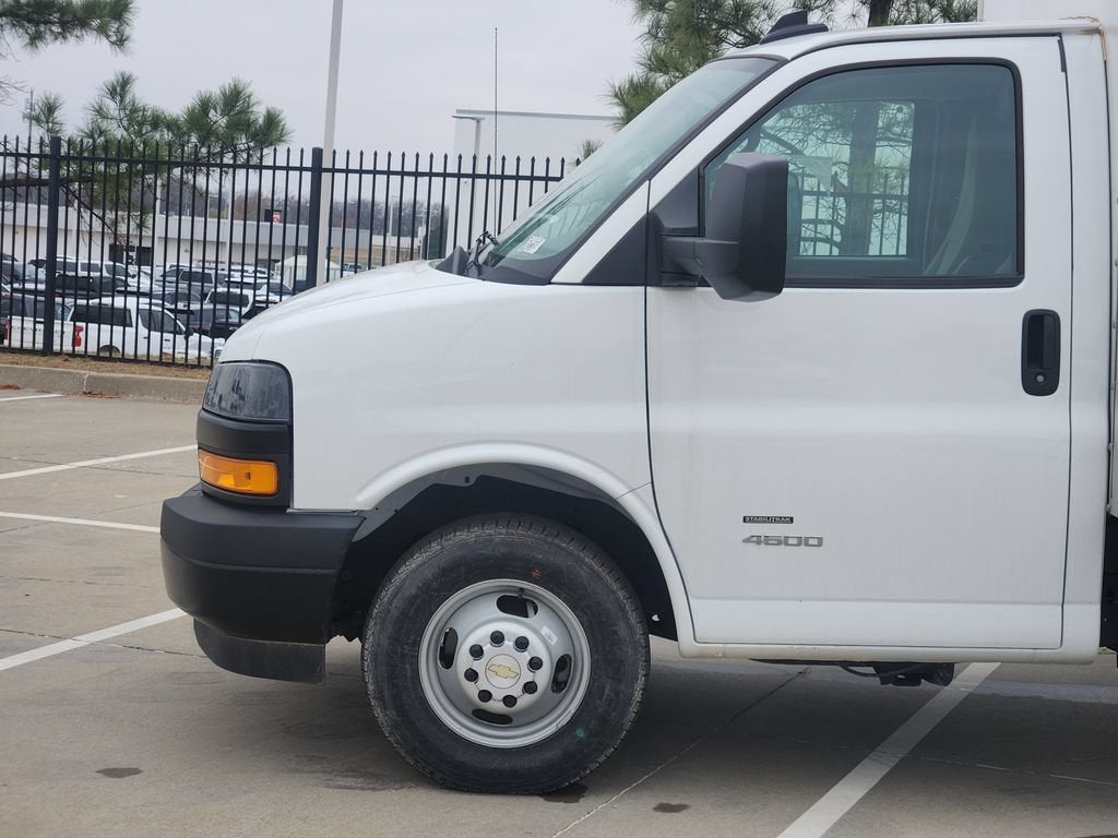 2024 Chevrolet Express Cutaway 4500 2WT