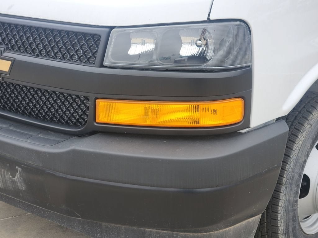 2024 Chevrolet Express Cutaway 4500 2WT