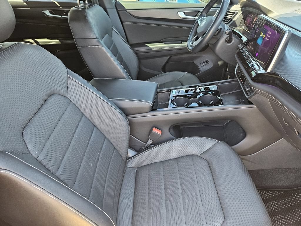 2024 Volkswagen Atlas Cross Sport 2.0T SEL R-Line