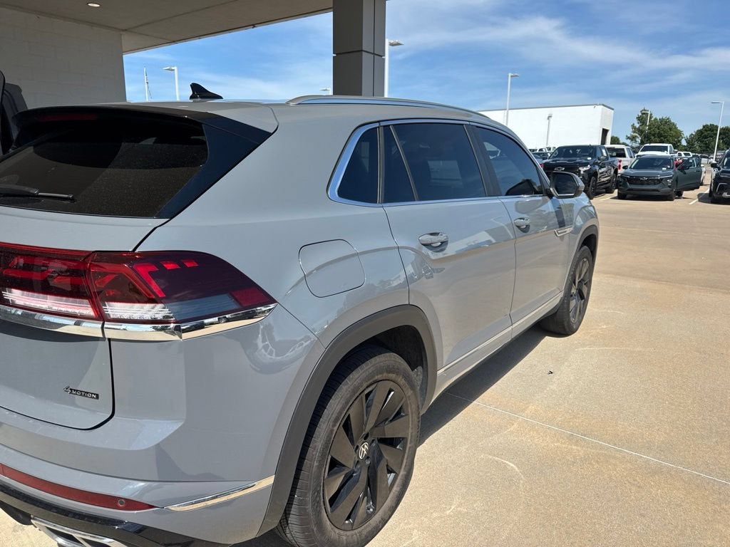 2024 Volkswagen Atlas Cross Sport 2.0T SEL R-Line