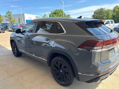 2024 Volkswagen Atlas Cross Sport 2.0T SEL R-Line
