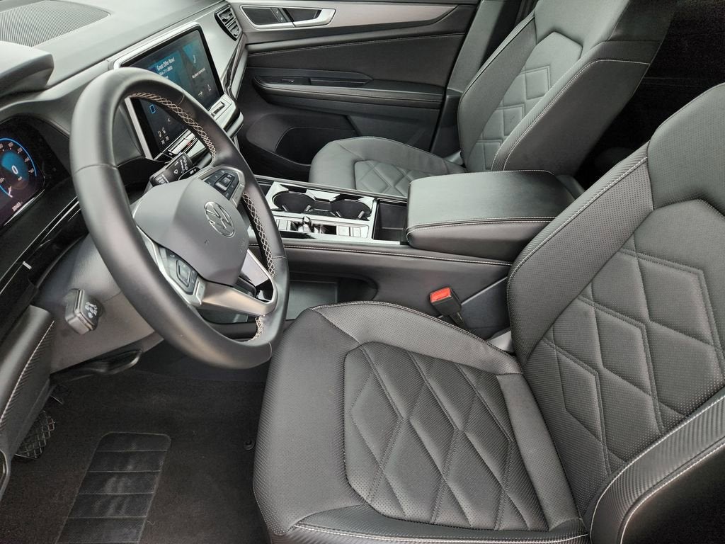 2025 Volkswagen Atlas Cross Sport 2.0T SE w/Technology