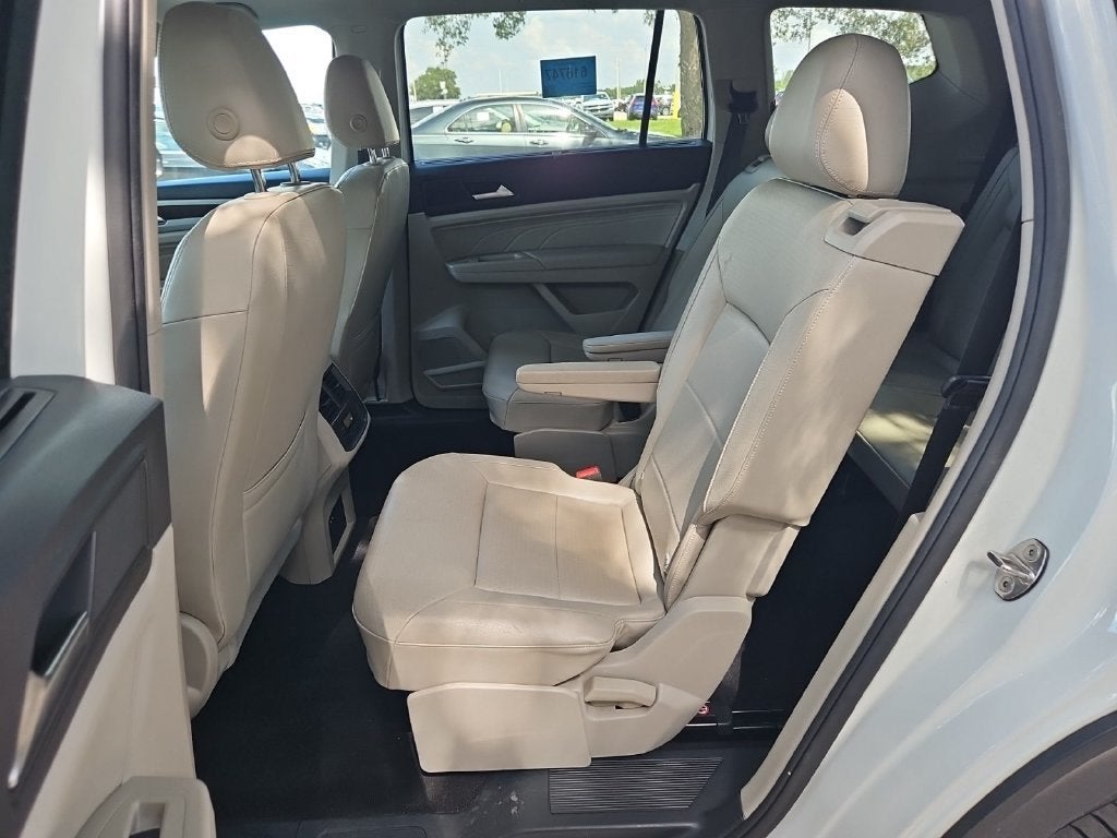 2022 Volkswagen Atlas 3.6L V6 SE w/Technology