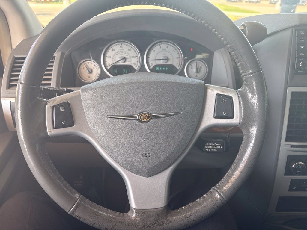 2010 Chrysler Town & Country Limited