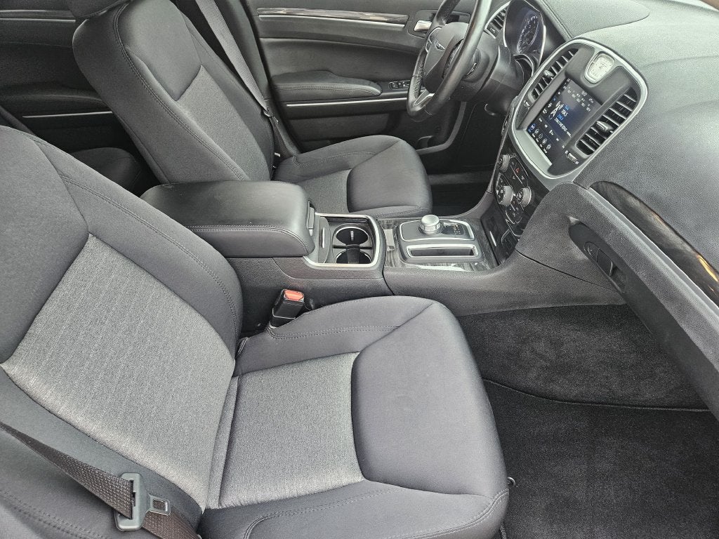 2020 Chrysler 300 Touring