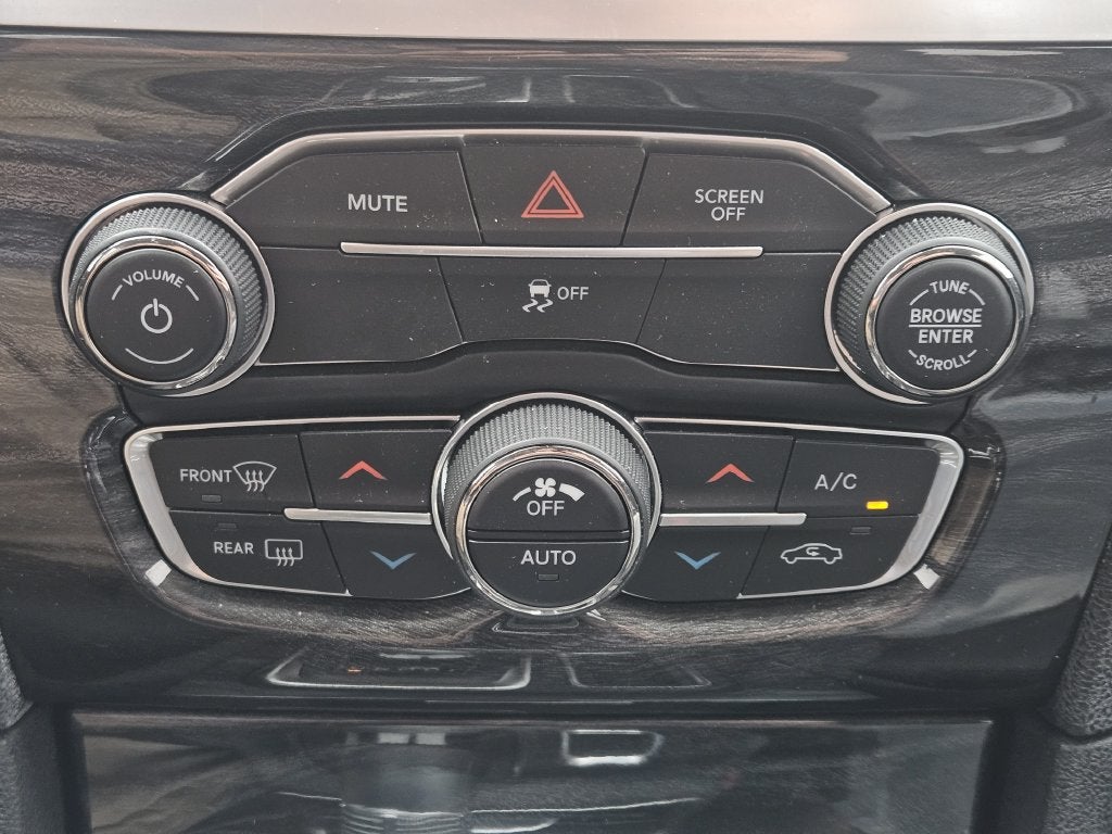 2020 Chrysler 300 Touring