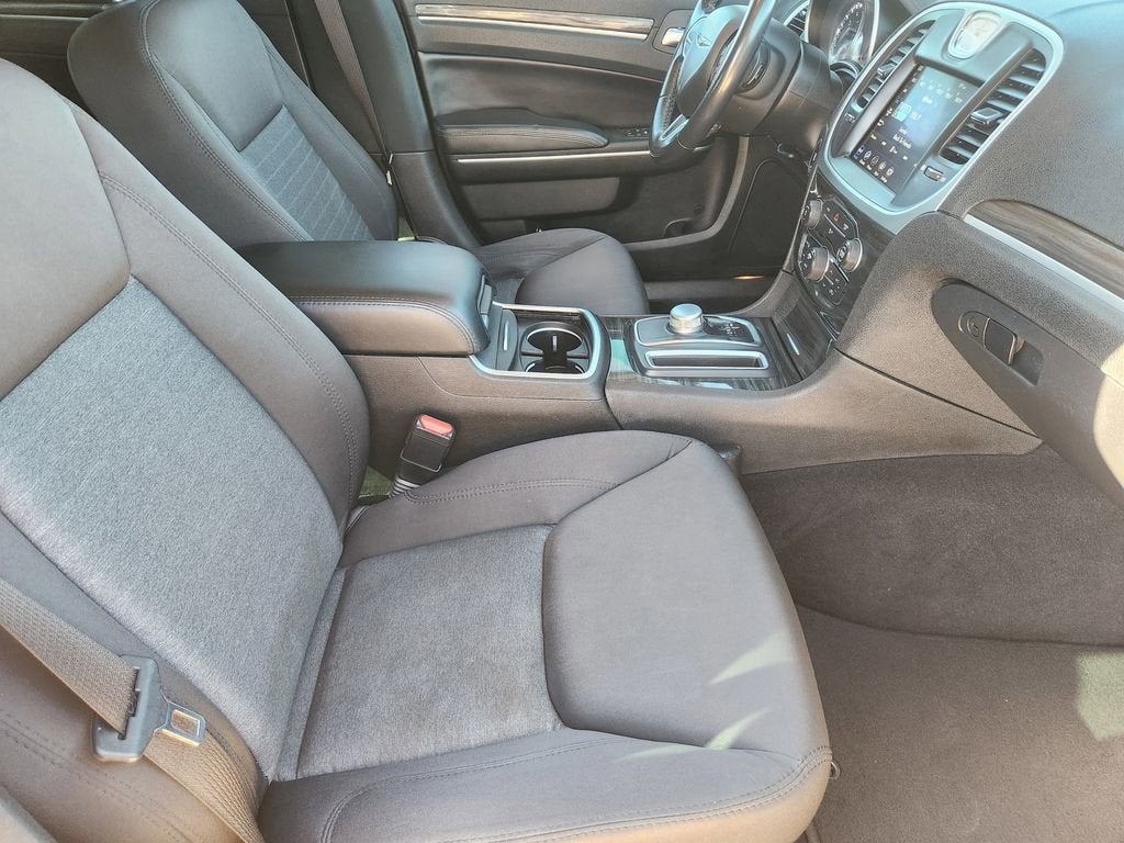 2022 Chrysler 300 Touring