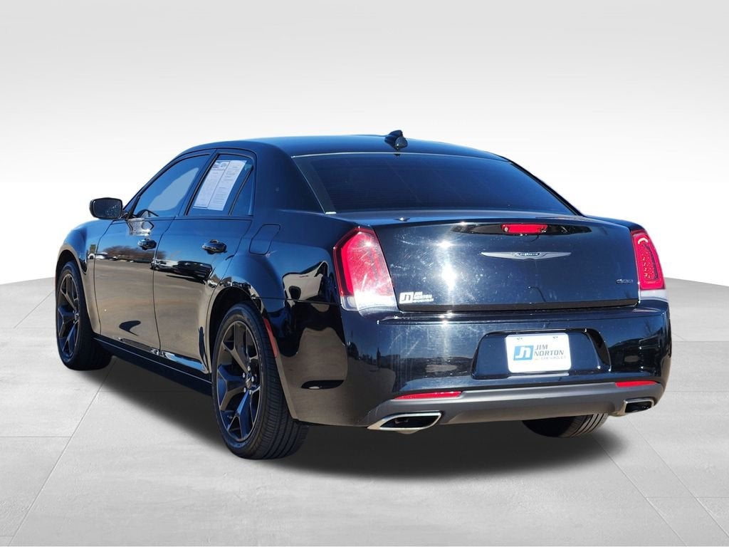 2022 Chrysler 300 Touring