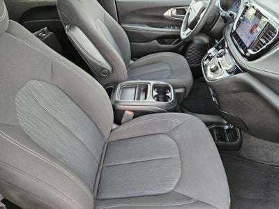 2024 Chrysler Pacifica Touring