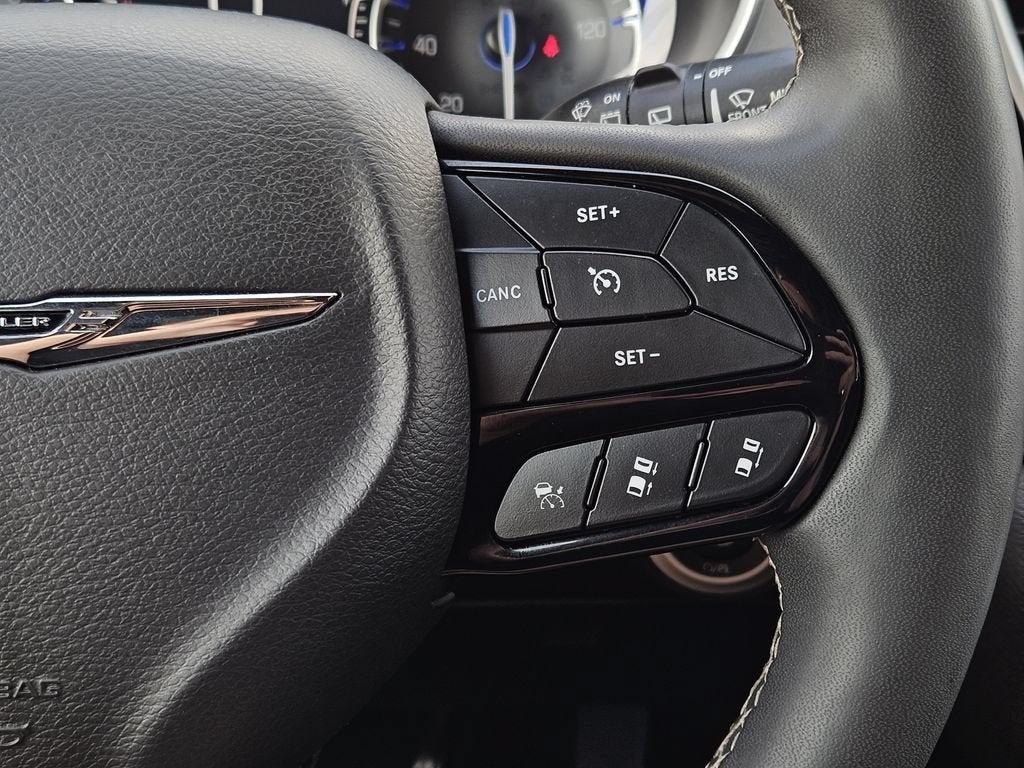 2024 Chrysler Pacifica Touring