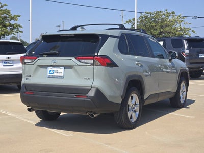 2020 Toyota RAV4 XLE