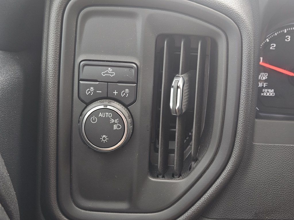 2025 Chevrolet Silverado 1500 Custom