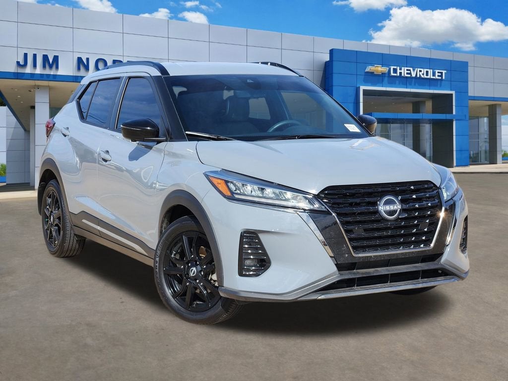 2023 Nissan Kicks SR