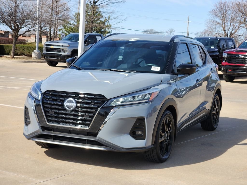2023 Nissan Kicks SR