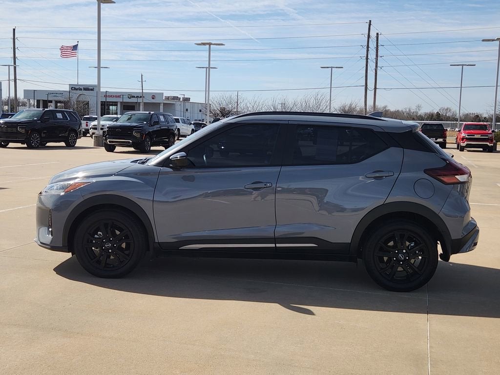 2023 Nissan Kicks SR