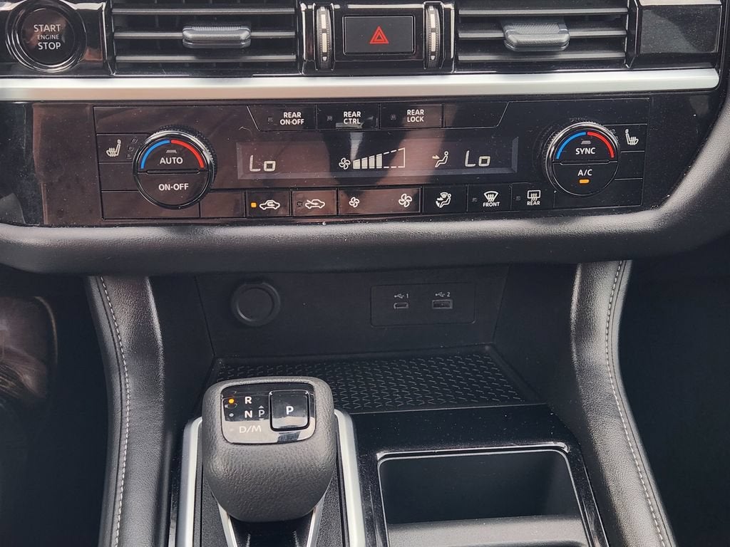 2025 Nissan Pathfinder SV