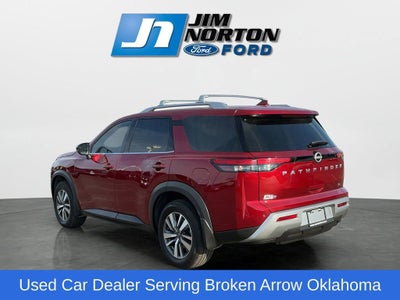 2024 Nissan Pathfinder SL