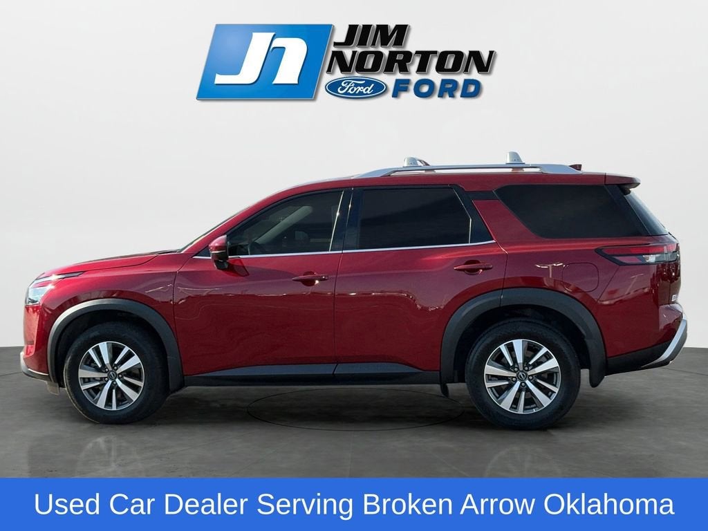 2024 Nissan Pathfinder SL